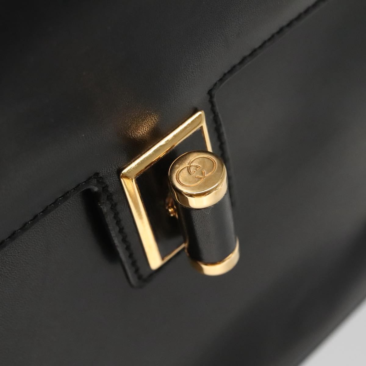 Gucci Vintage Leather Black Leather Handbag (Pre-Owned)