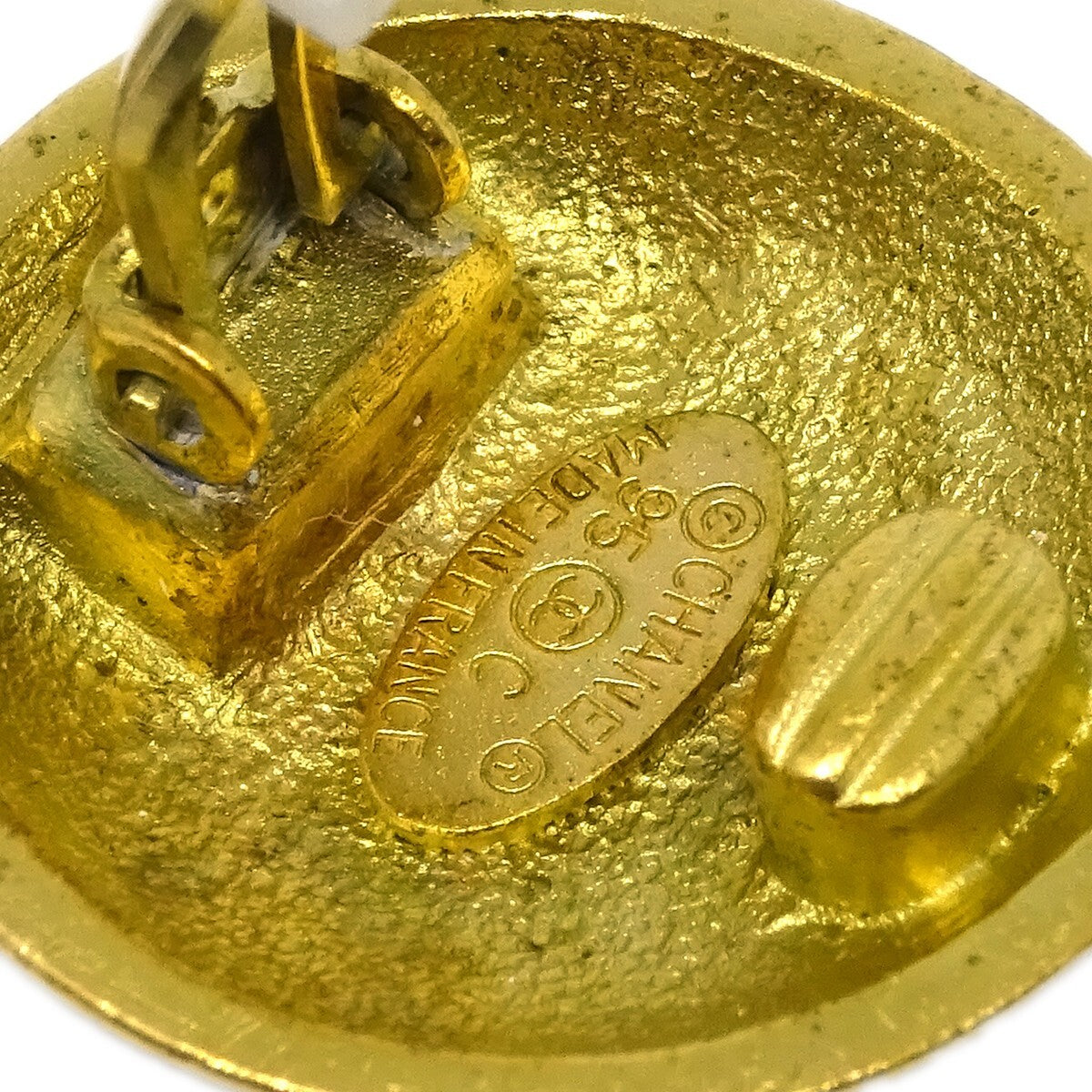 Chanel Vintage Cc Round Clip-On Metal Gold Gold_Plated Earrings Jewelry (Pre-Owned)