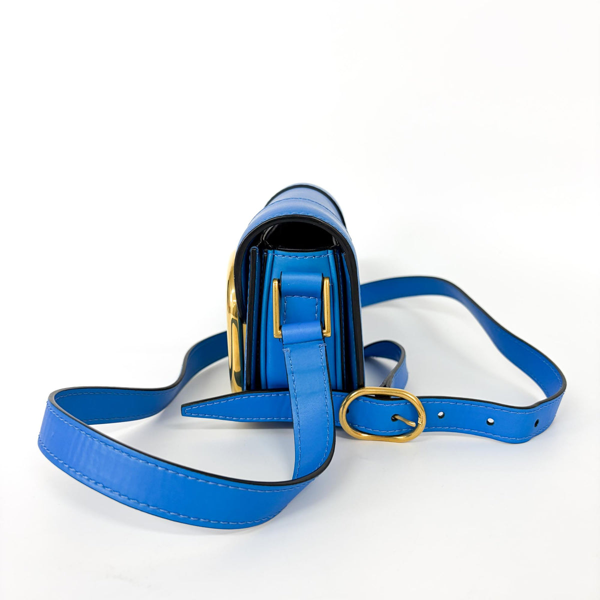 Valentino Garavani Supervee Leather Blue Leather Crossbody Bag Bag (Pre-Owned)