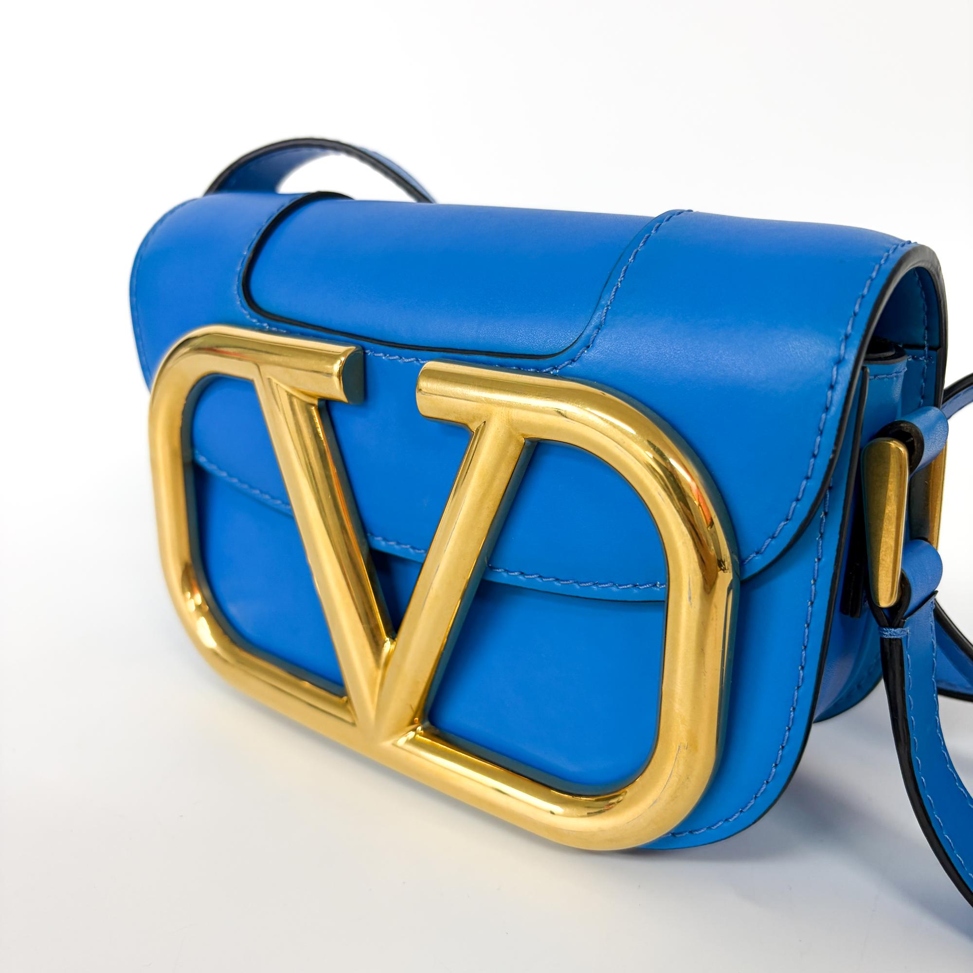 Valentino Garavani Supervee Leather Blue Leather Crossbody Bag Bag (Pre-Owned)