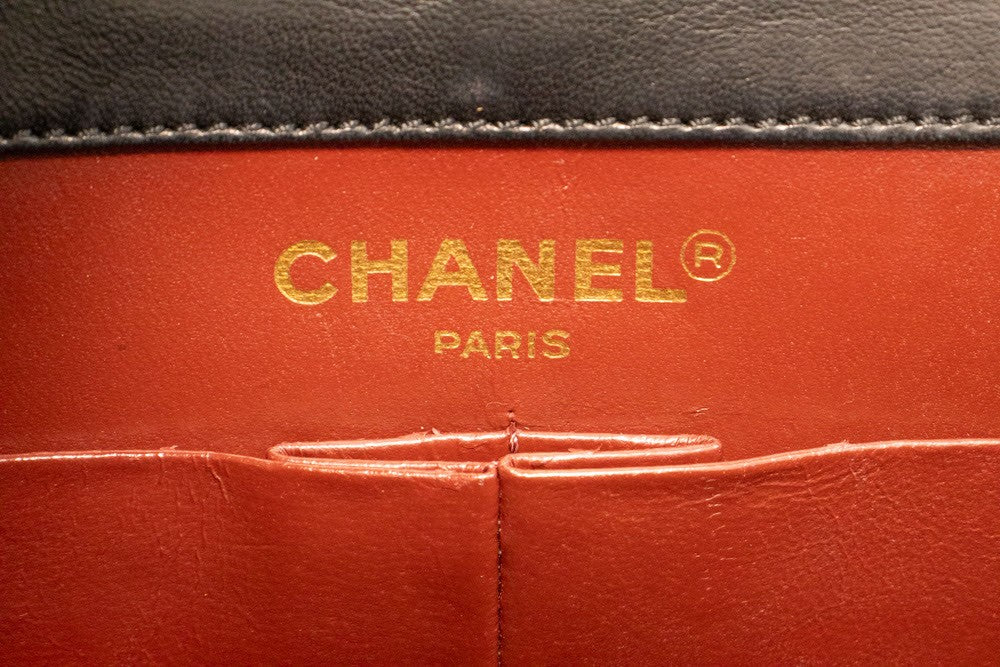 Chanel Vintage Round Flap Quilted Lambskin Black Leather Shoulder Bag Bag (Pre-Owned)