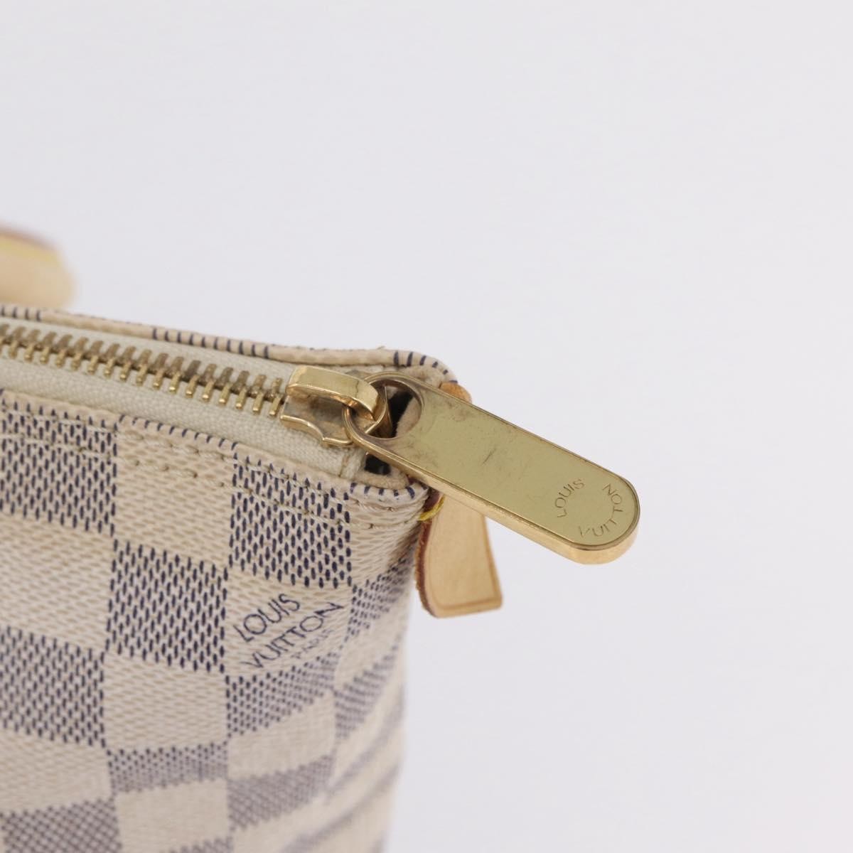 Louis Vuitton Saleya Damier White Canvas Handbag (Pre-Owned)