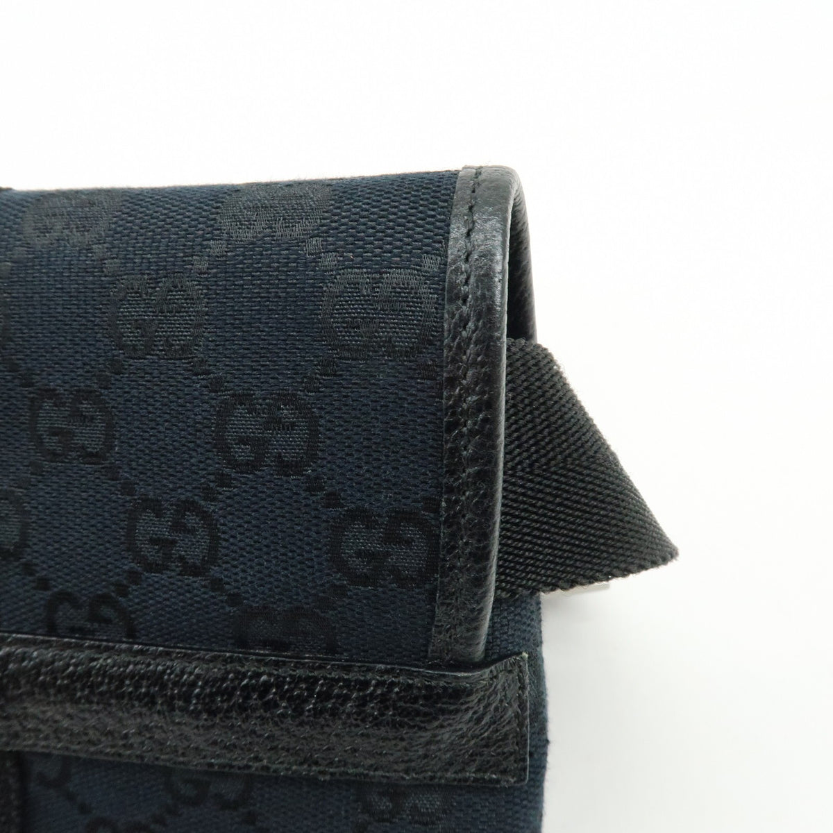 Gucci Buckle Belt Gg Canvas Black Canvas Handbag (Pre-Owned)