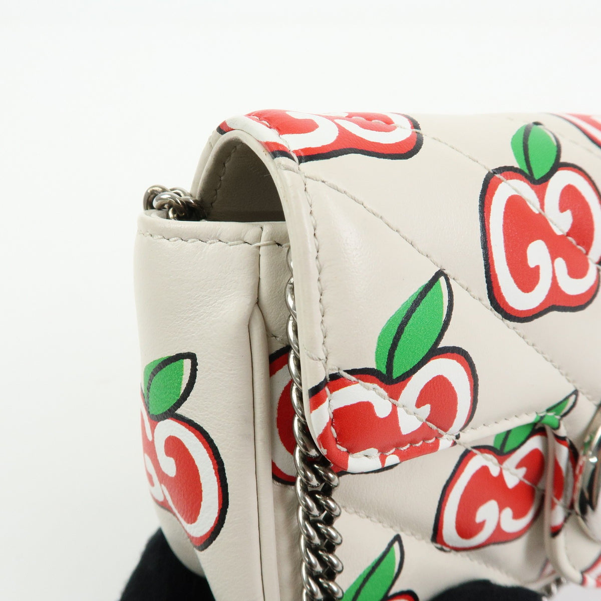 Gucci Gg Marmont Flap Printed Diagonal Quilted Leather White Leather Handbag (Pre-Owned)