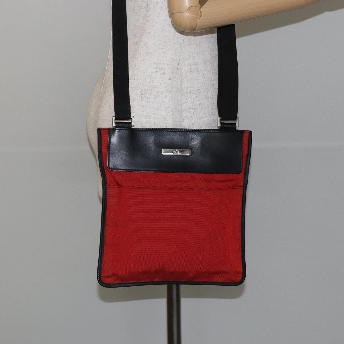 Gucci Front Pocket Messenger Nylon Red Nylon Shoulder Bag Bag (Pre-Owned)
