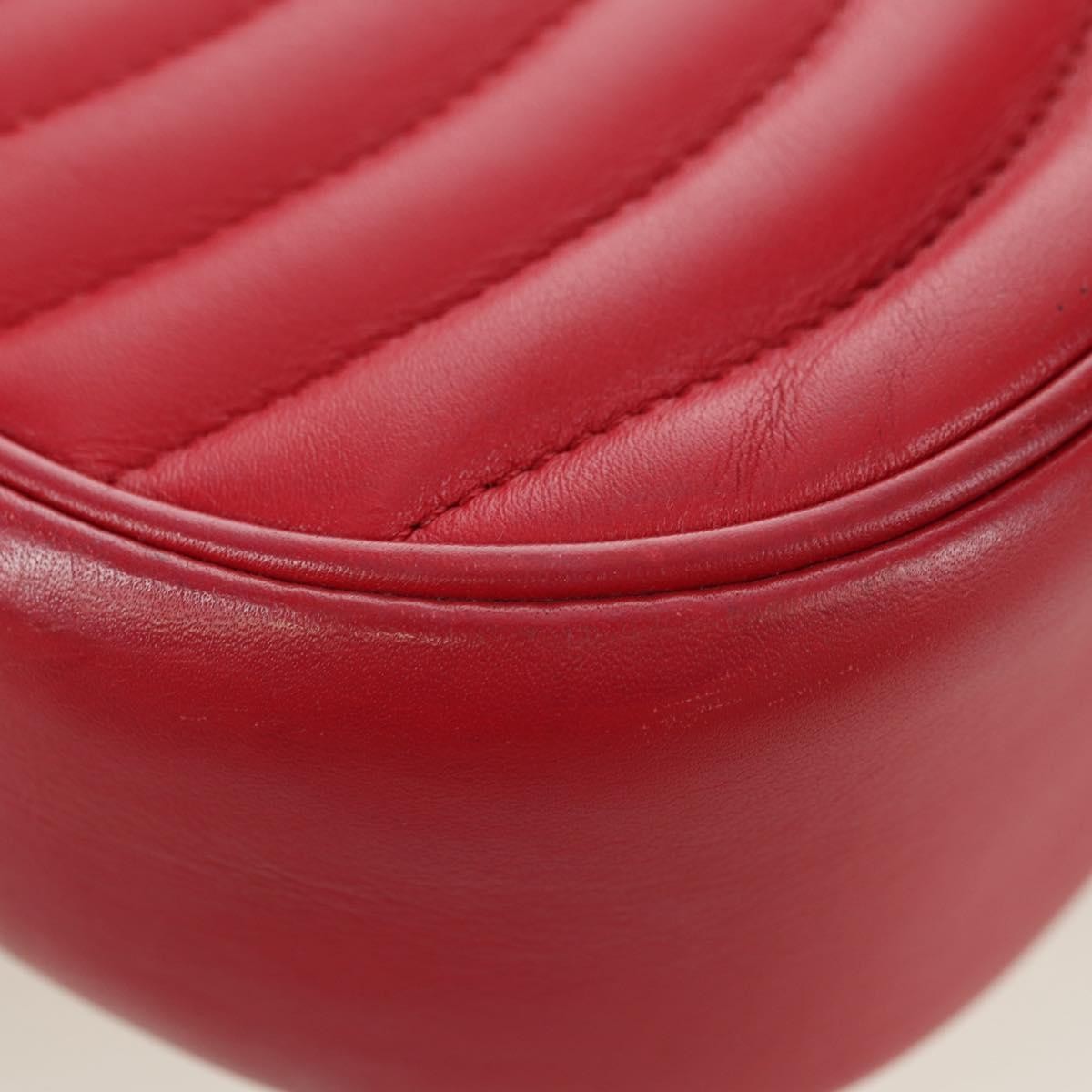 Louis Vuitton New Wave Chain Quilted Leather Red Leather Handbag (Pre-Owned)