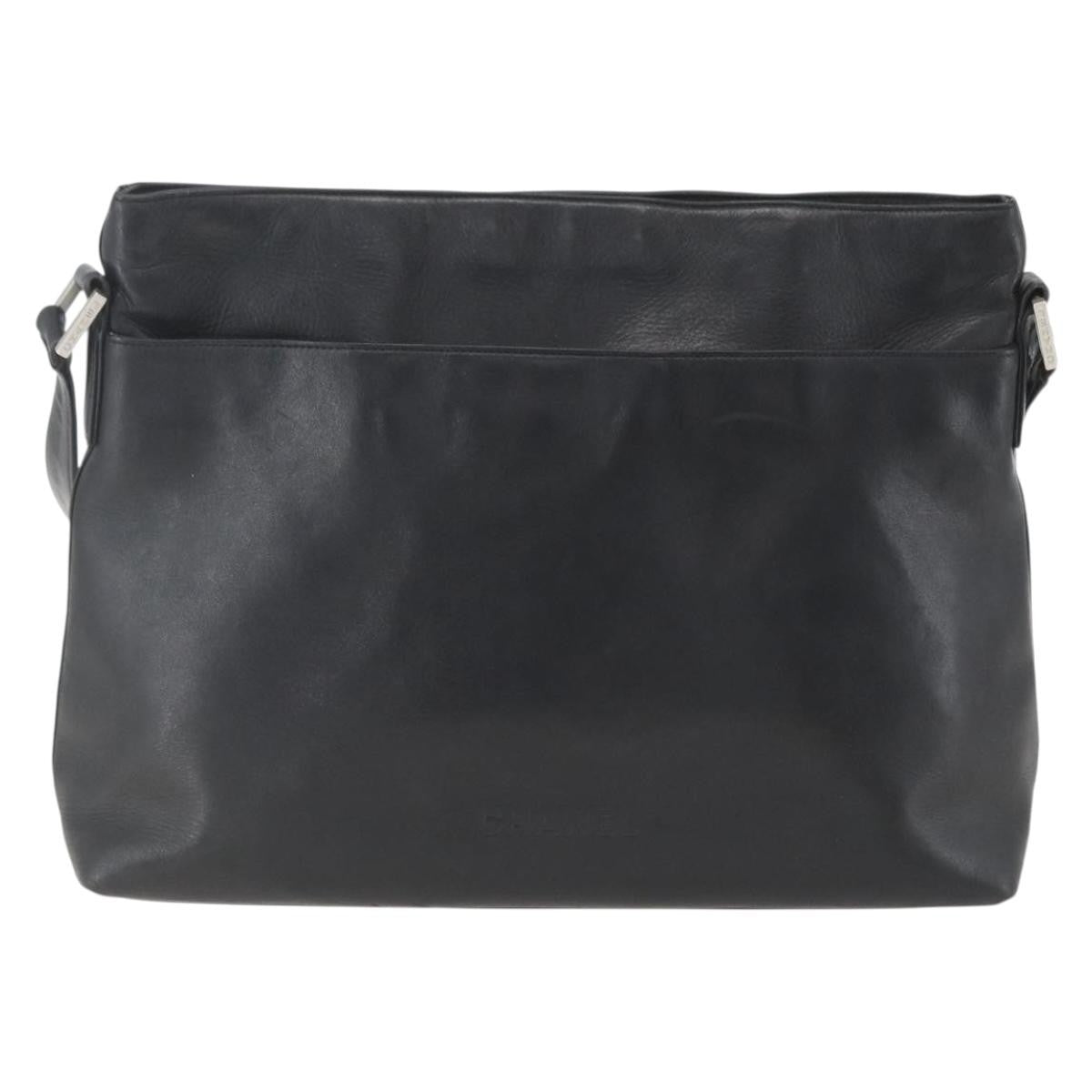 Chanel Vintage Leather Black Leather Shoulder Bag Bag (Pre-Owned)