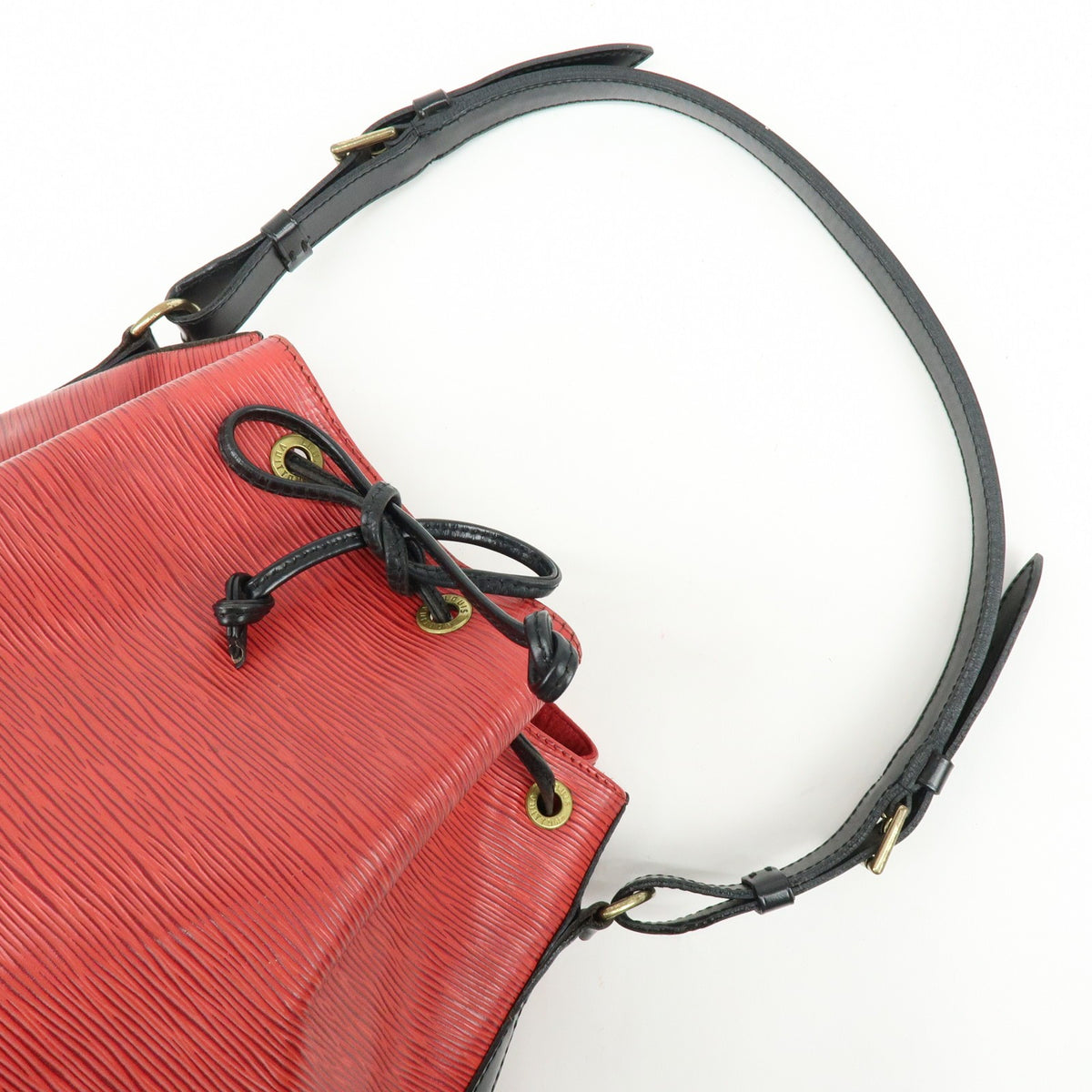 Louis Vuitton Bicolor Petit Noe Epi Leather Red Leather Handbag (Pre-Owned)