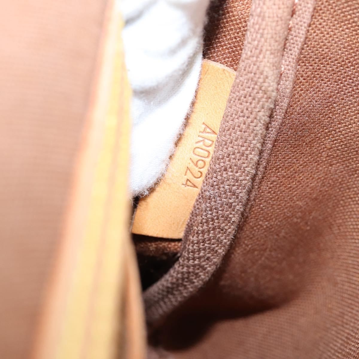 Louis Vuitton Sac Gibeciere Messenger Monogram Canvas Brown Canvas Shoulder Bag Bag (Pre-Owned)