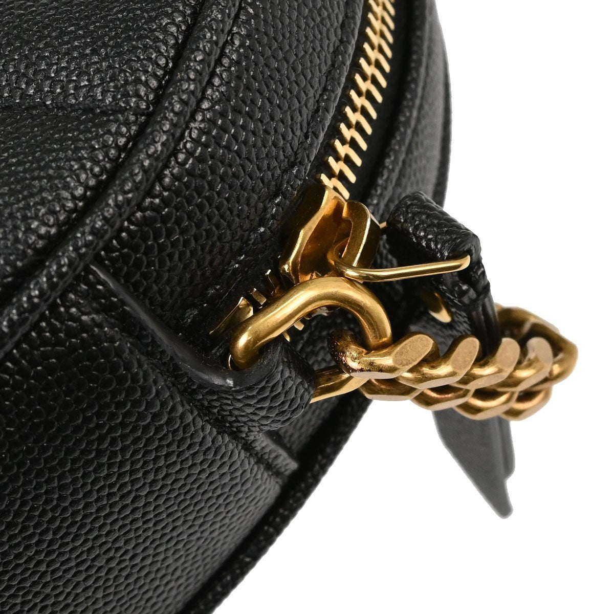 Saint Laurent Vinyle Round Belt Matelasse Chevron Leather Black Leather Clutche & Pouche Bag (Pre-Owned)