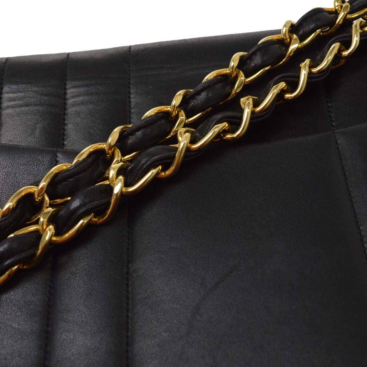 Chanel Vintage Classic Single Flap Vertical Quilt Lambskin Black Leather Handbag (Pre-Owned)