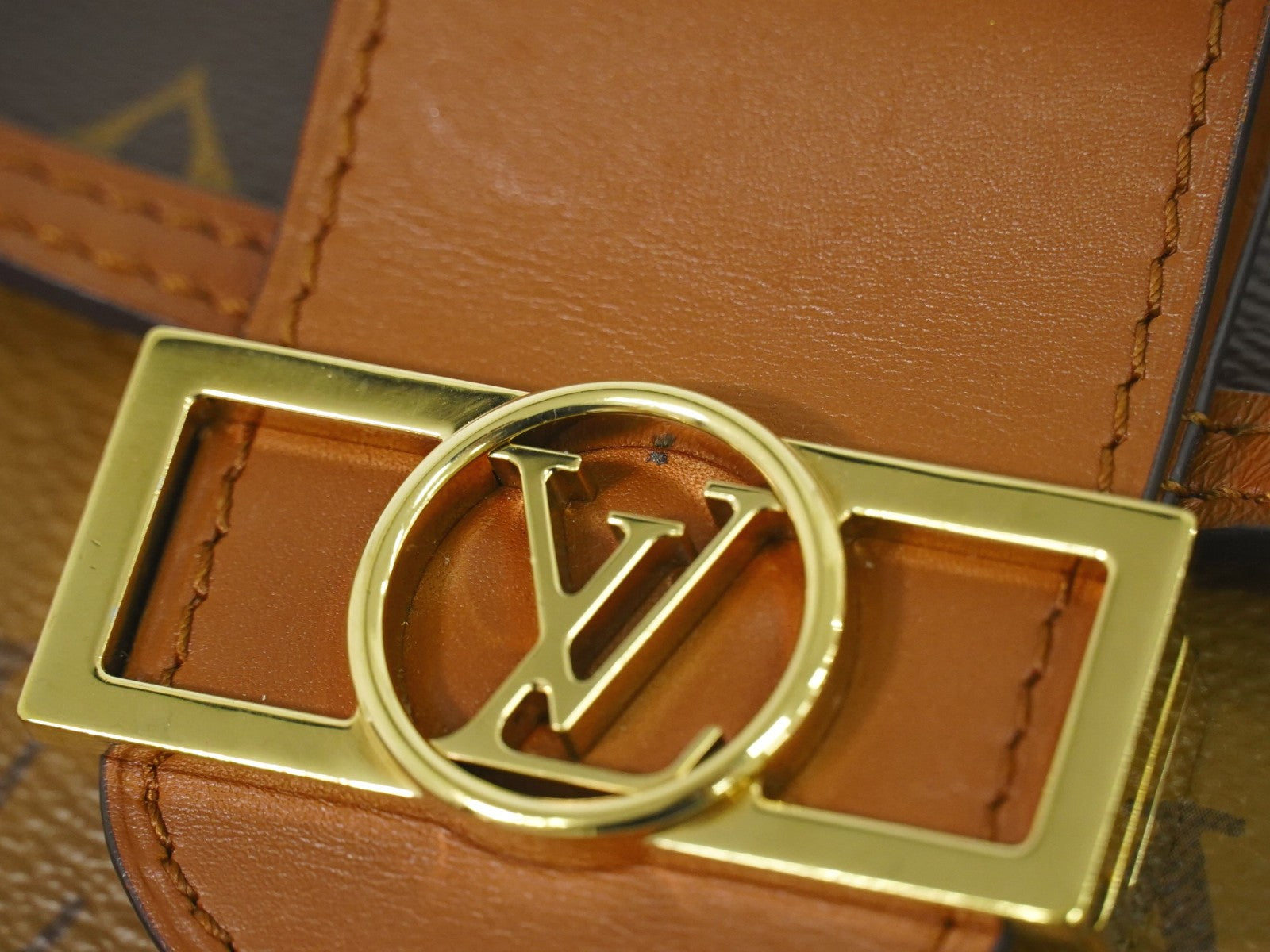 Louis Vuitton Dauphine Reverse Monogram Canvas Brown Canvas Shoulder Bag Bag (Pre-Owned)