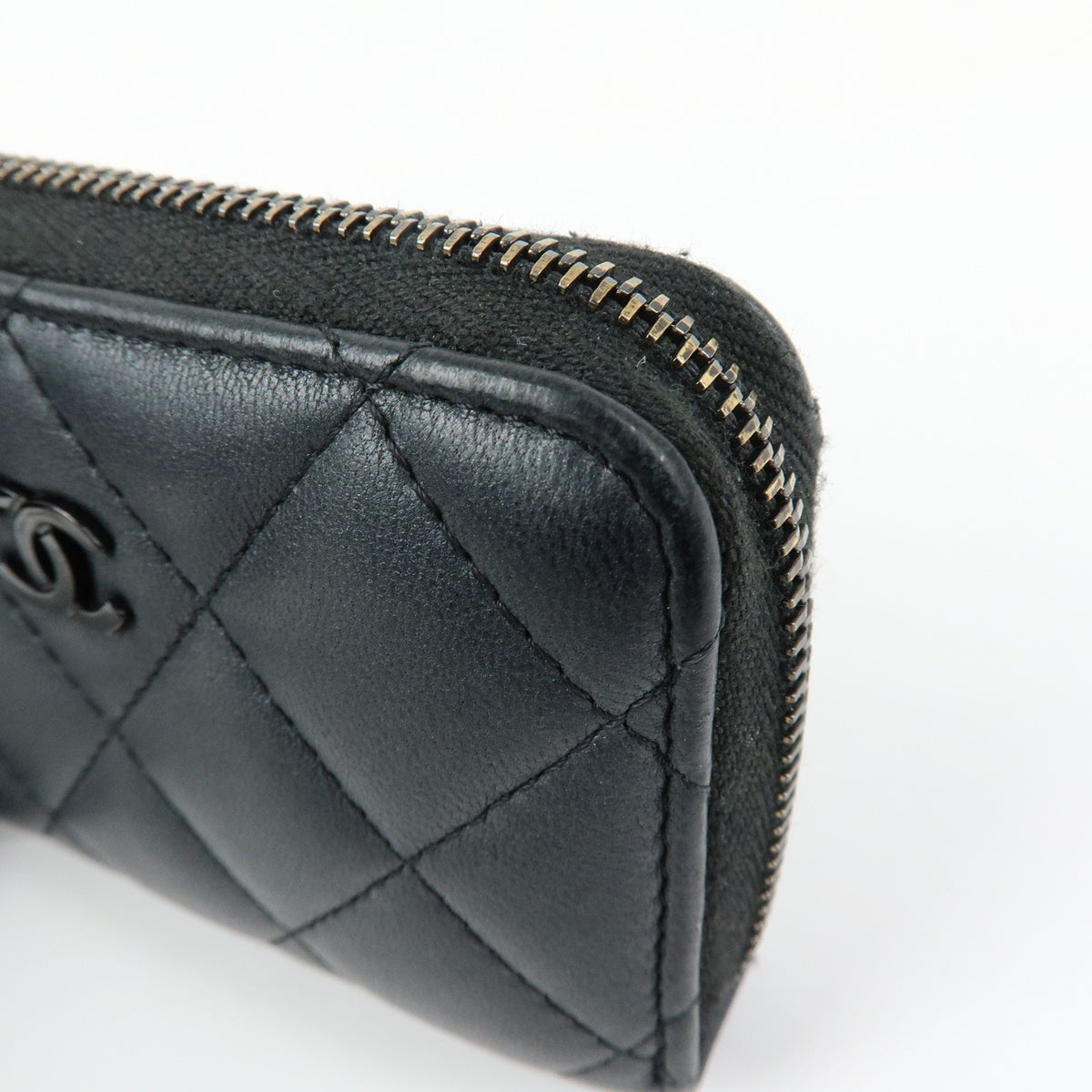 Chanel So Black Cc Zip Coin Purse Quilted Lambskin Black Leather Wallets Accessory (Pre-Owned)