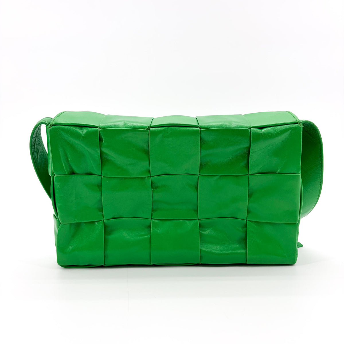 Bottega Veneta Cassette Maxi Intrecciato Leather Green Leather Crossbody Bag Bag (Pre-Owned)