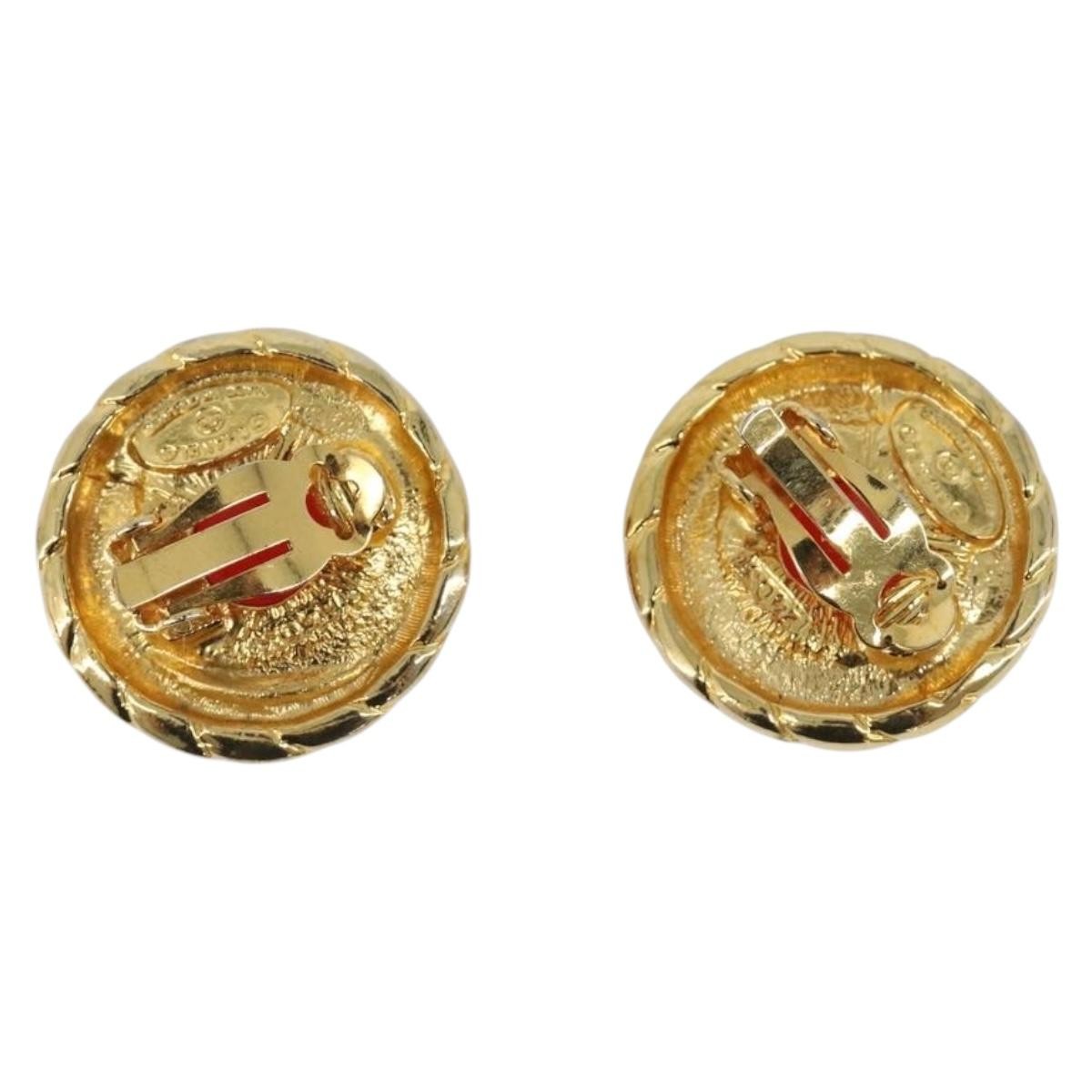 Chanel Vintage Round Clip-On Metal Gold Metal Earrings Jewelry (Pre-Owned)