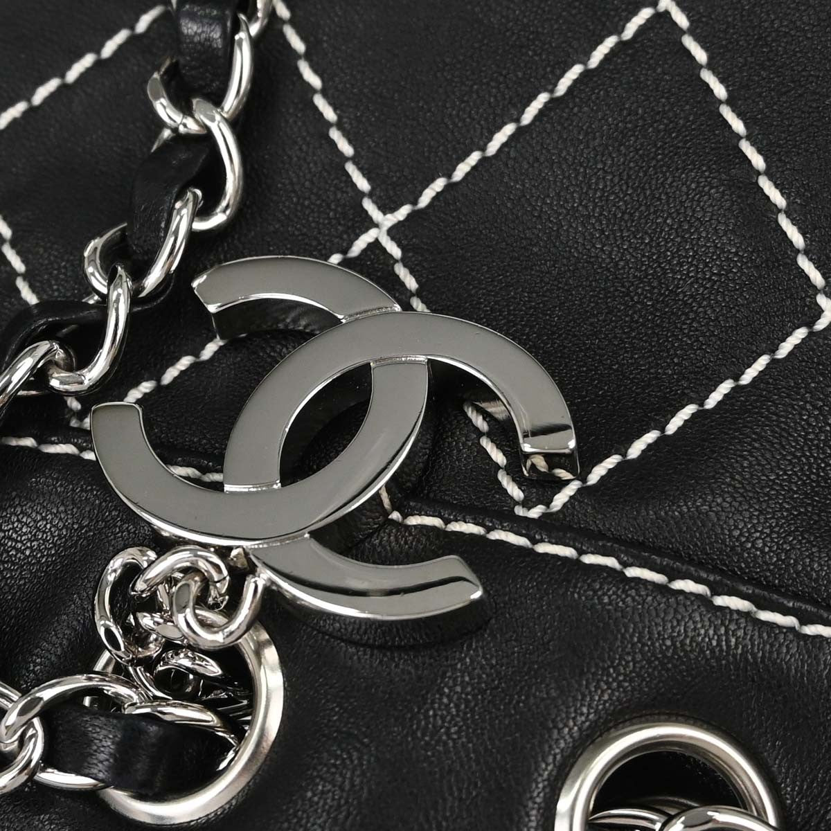 Chanel Surpique Chain Quilted Leather Black Calfskin Tote Bag Bag (Pre-Owned)