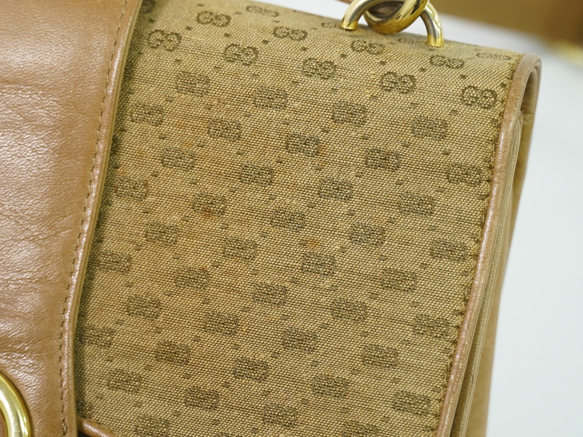 Gucci Shoulder Canvas Beige Canvas Shoulder Bag Bag (Pre-Owned)