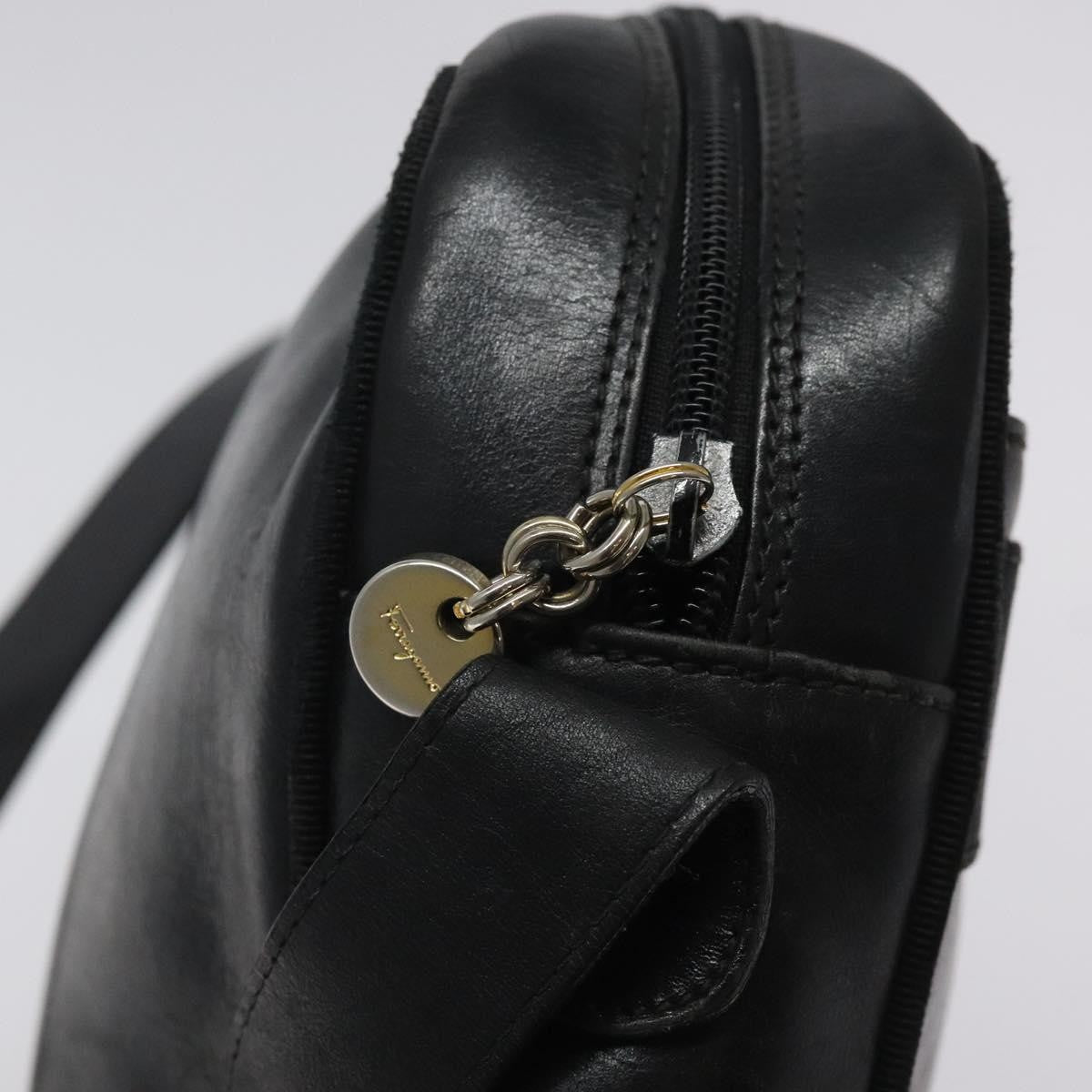 Salvatore Ferragamo Vara Bow Camera Leather Black Leather Shoulder Bag Bag (Pre-Owned)