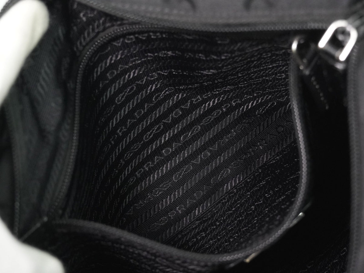 Prada Front Zip Messenger Quilted Tessuto Black Nylon Shoulder Bag Bag (Pre-Owned)