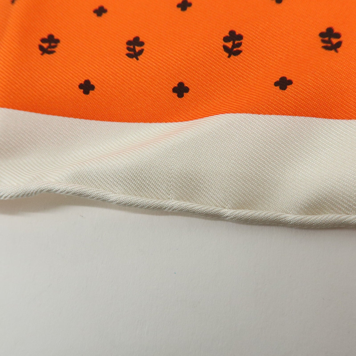 Hermes Carré 42 Silk Orange Silk Scarve & Shawl Accessory (Pre-Owned)