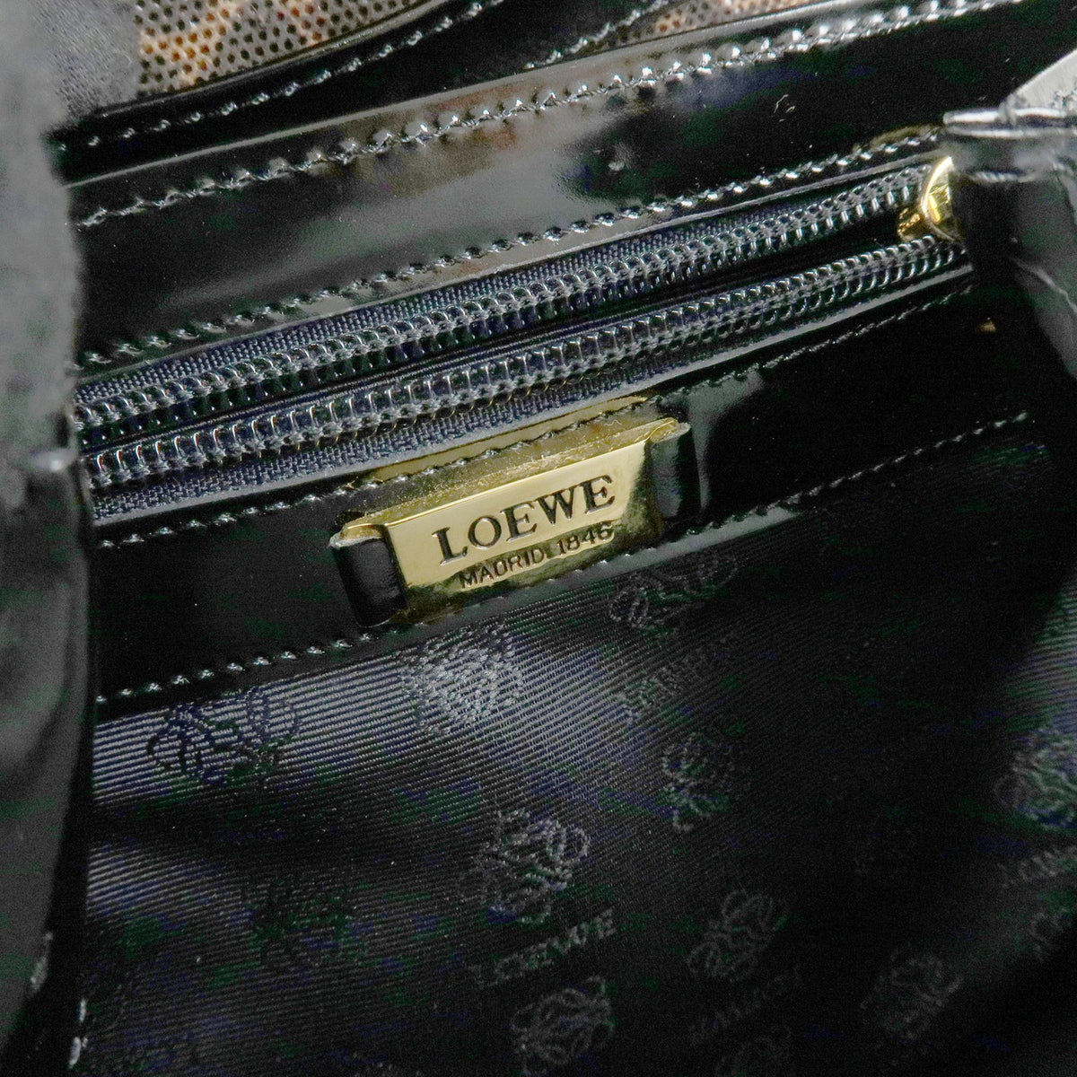 Loewe Vintage Velazquez Top Handle Leather Black Patent_Leather Handbag (Pre-Owned)