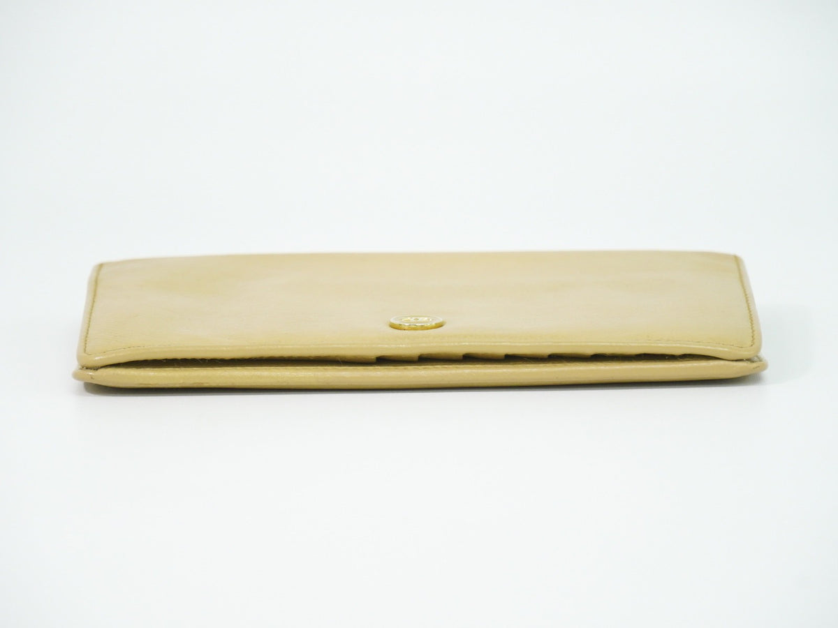 Chanel Cc Bifold Wallet Leather Beige Leather Wallets Accessory (Pre-Owned)
