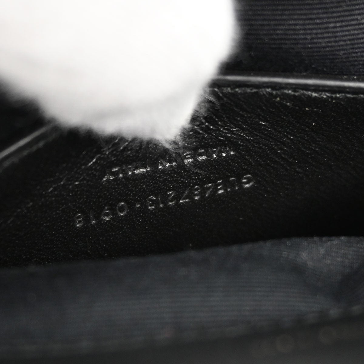 Saint Laurent Classic Monogram College Matelasse Chevron Leather Black Leather Handbag (Pre-Owned)