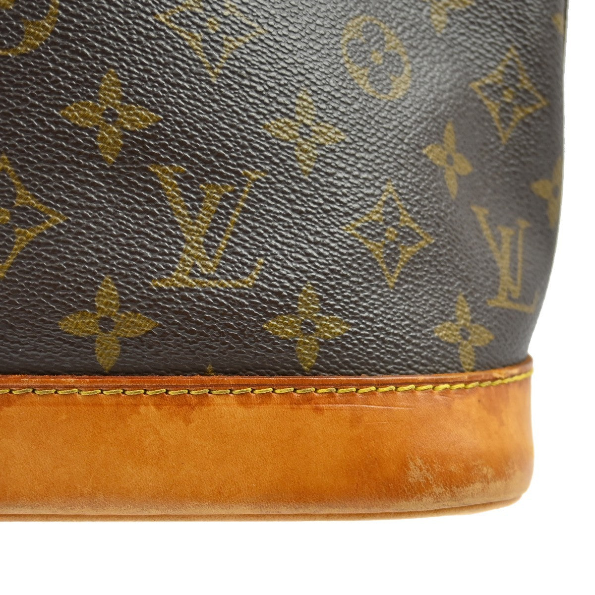 Louis Vuitton Alma Monogram Brown Canvas Handbag (Pre-Owned)