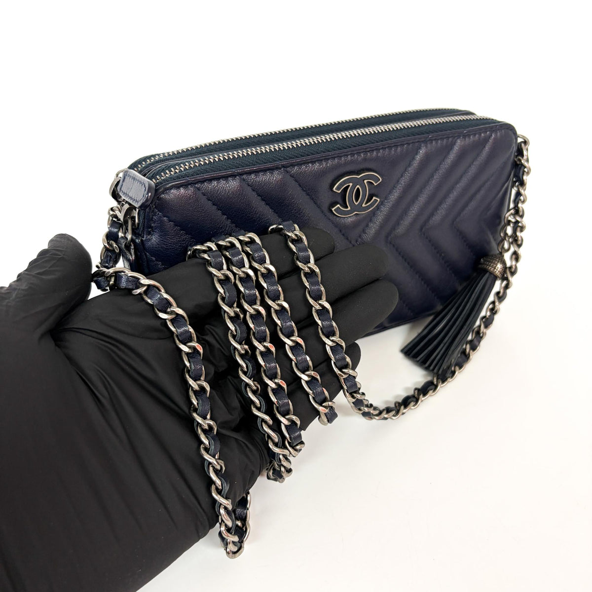 Chanel Cc Double Zip Clutch With Chain Chevron Lambskin Navy Leather Clutche & Pouche Bag (Pre-Owned)