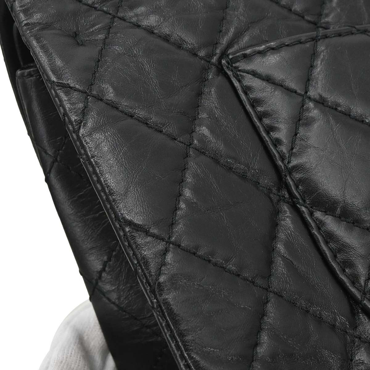 Chanel Reissue 2.55 Flap Quilted Aged Calfskin Black Calfskin Handbag (Pre-Owned)