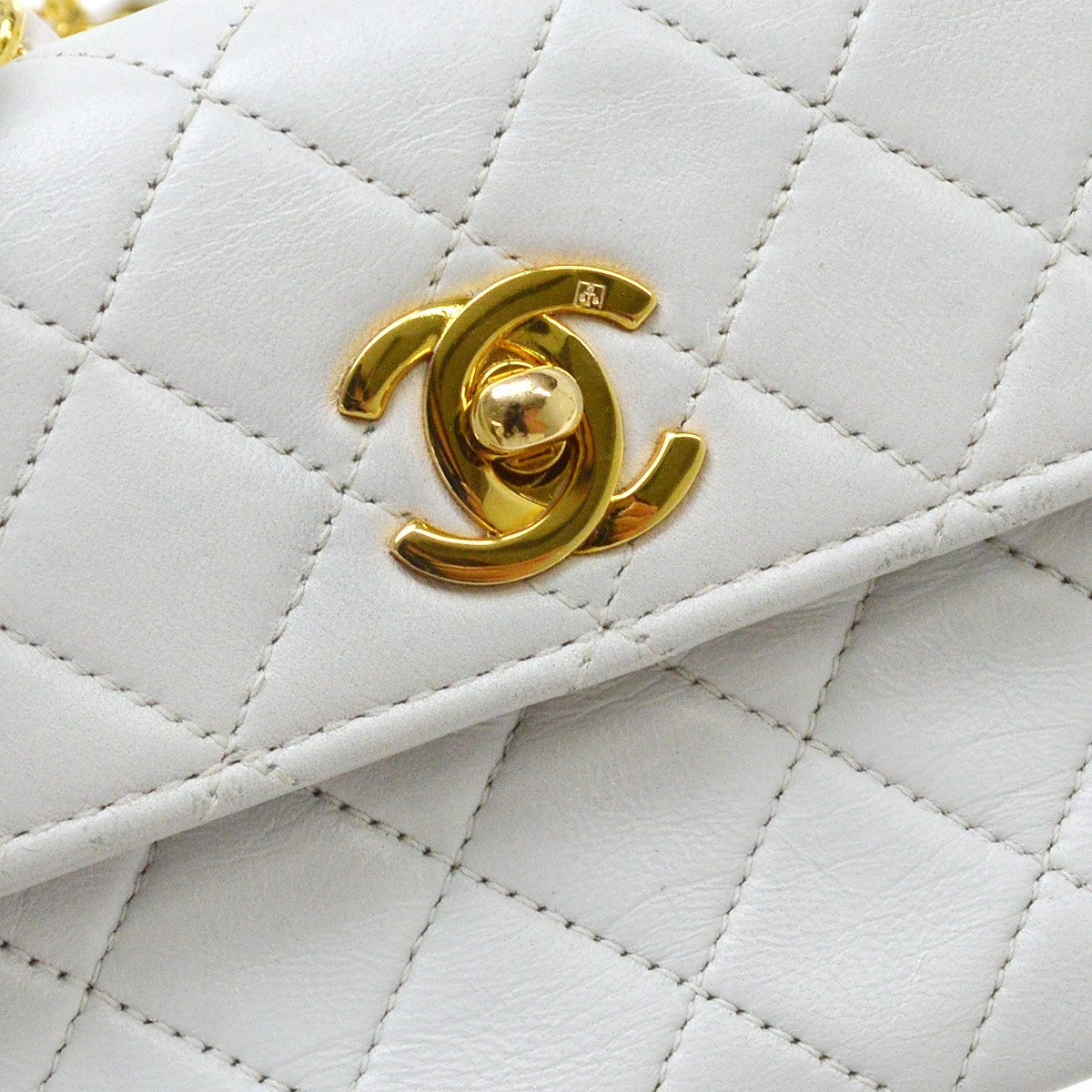 Chanel Vintage Full Flap Quilted Lambskin White Leather Shoulder Bag Bag (Pre-Owned)