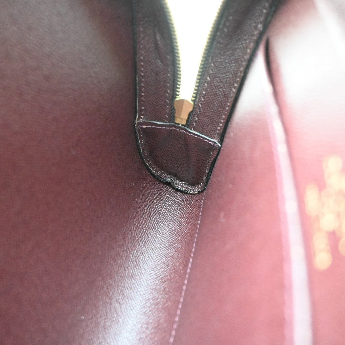 Louis Vuitton Pochette Baikal Clutch Taiga Leather Burgundy Leather Clutche & Pouche Bag (Pre-Owned)