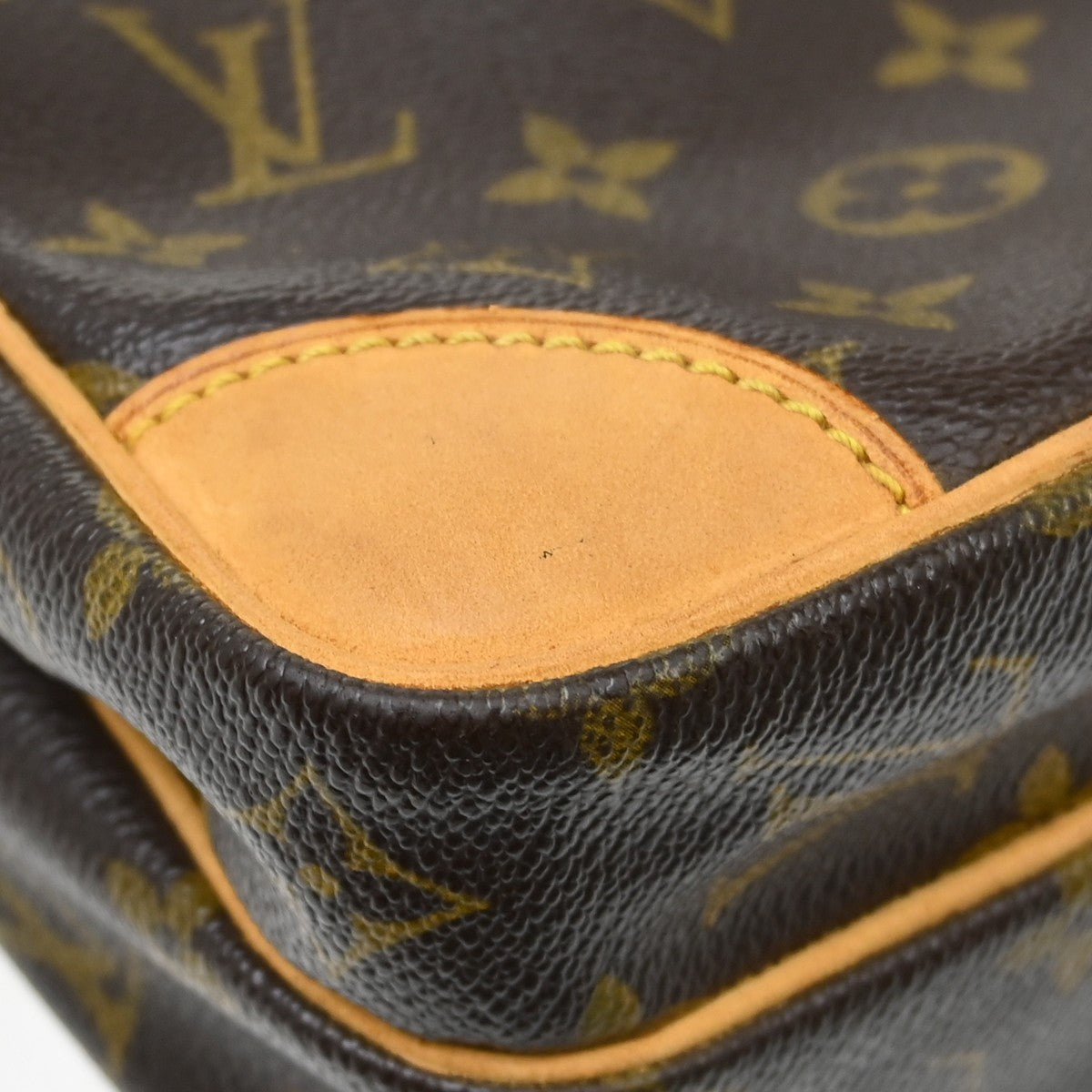 Louis Vuitton Amazone Monogram Canvas Brown Canvas Shoulder Bag Bag (Pre-Owned)