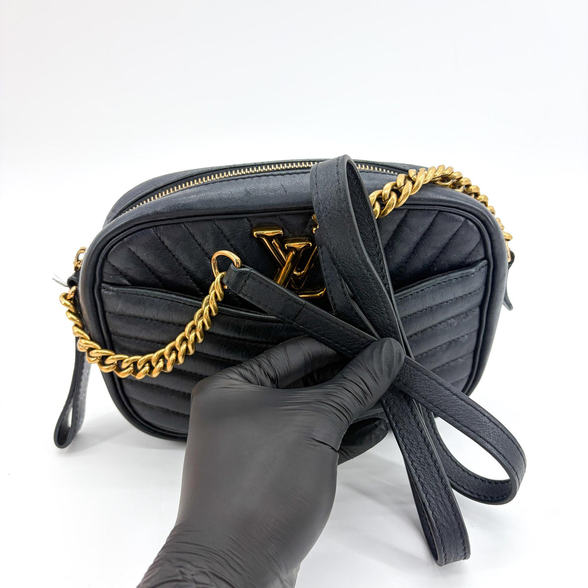 Louis Vuitton New Wave Camera Quilted Leather Black Leather Handbag (Pre-Owned)