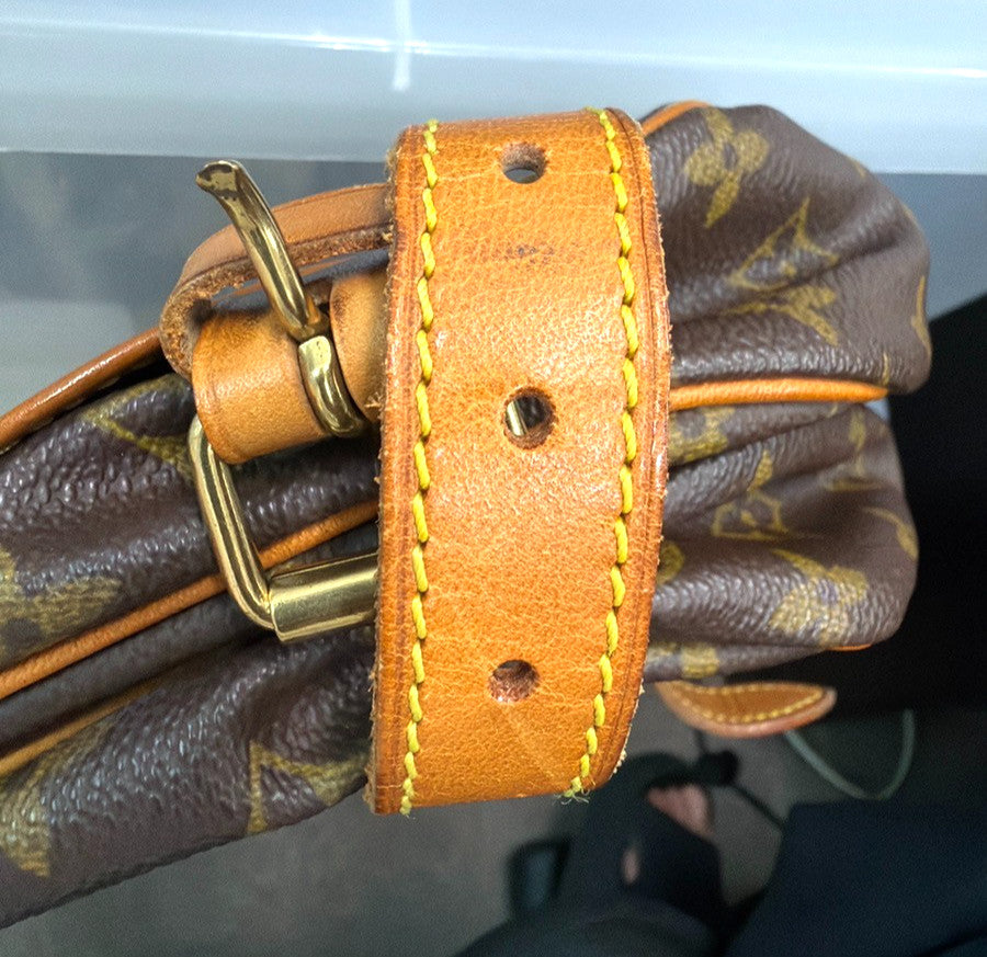 Louis Vuitton Saumur Monogram Brown Leather Shoulder Bag Bag (Pre-Owned)