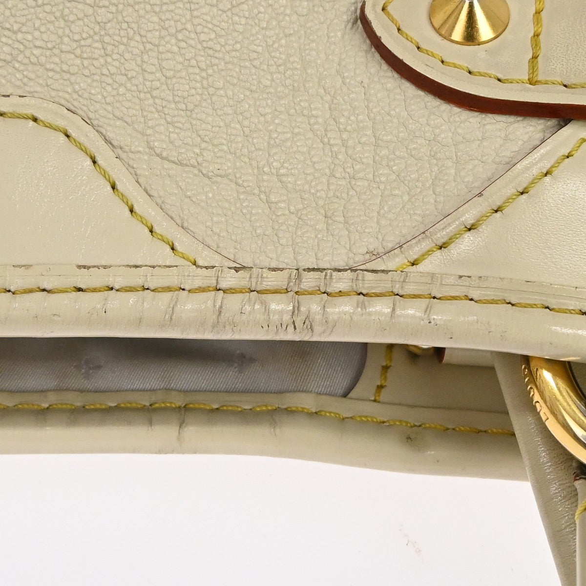 Louis Vuitton Suhali Le Majestueux Leather White Leather Handbag (Pre-Owned)