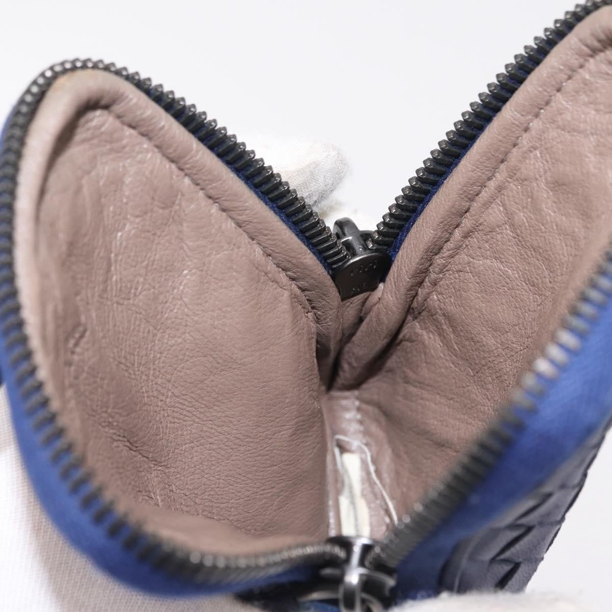 Bottega Veneta Zip Around Intrecciato Nappa Navy Leather Handbag (Pre-Owned)