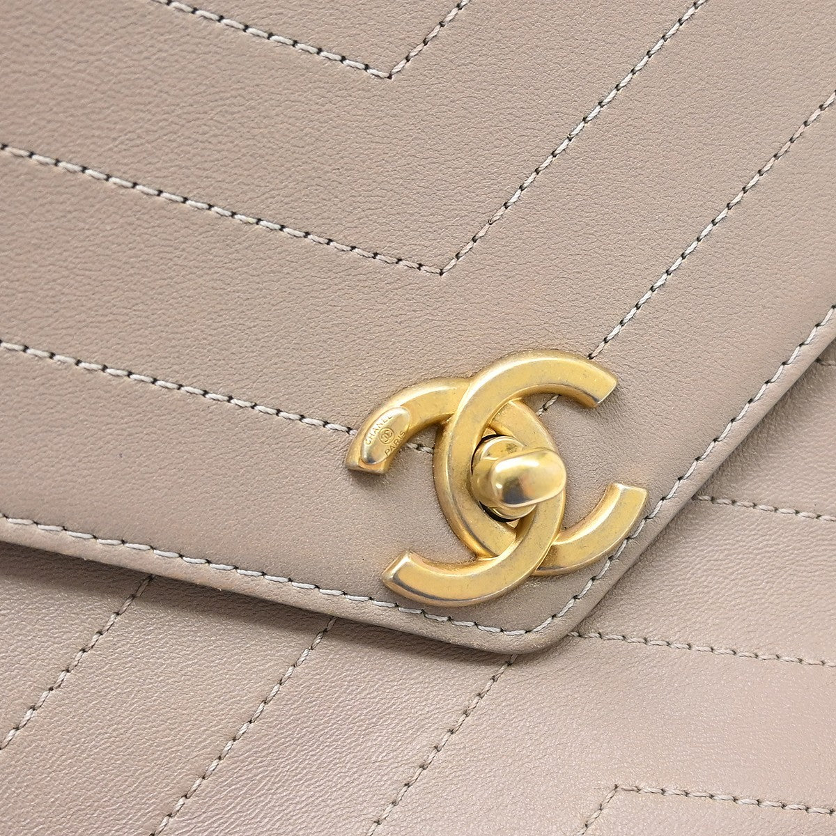 Chanel Envelope Compartment Flap Chevron Calfskin Purple Leather Crossbody Bag Bag (Pre-Owned)