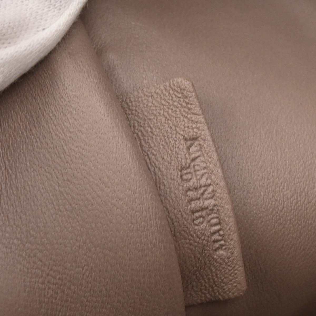 Loewe Amazona Leather Beige Leather Handbag (Pre-Owned)