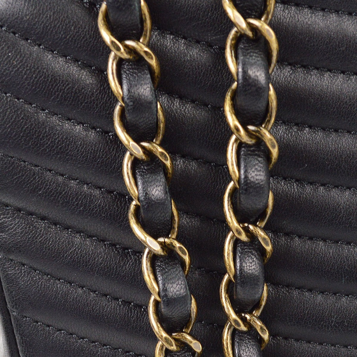 Chanel Vintage Pagoda Flap Quilted Lambskin Black Leather Handbag (Pre-Owned)