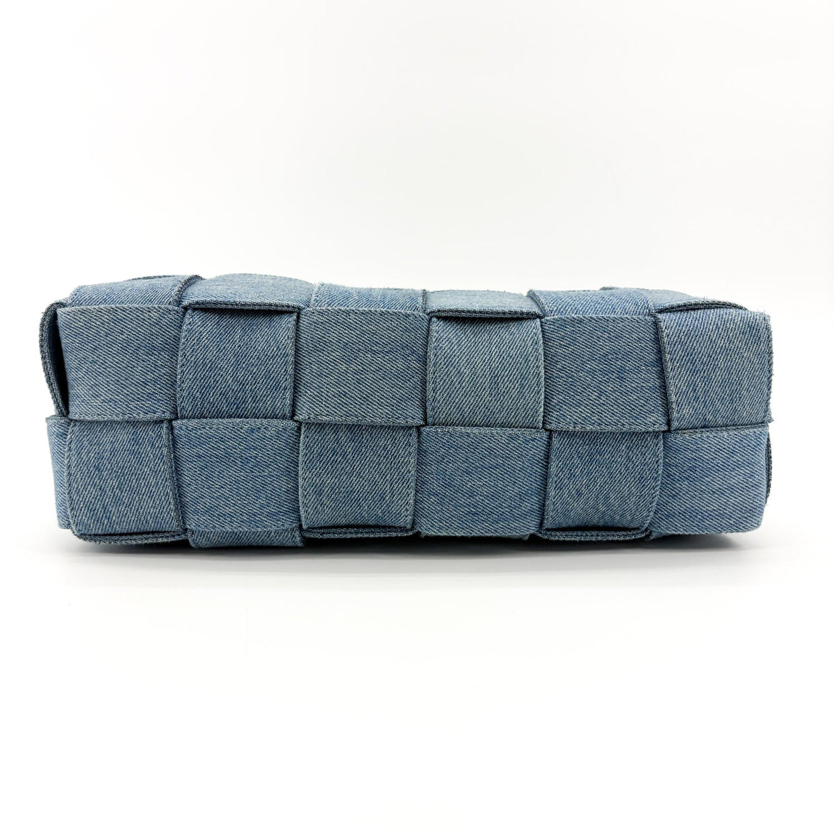 Bottega Veneta Cassette Crossbody Bag Maxi Intrecciato Denim Blue Denim_Jeans Crossbody Bag Bag (Pre-Owned)