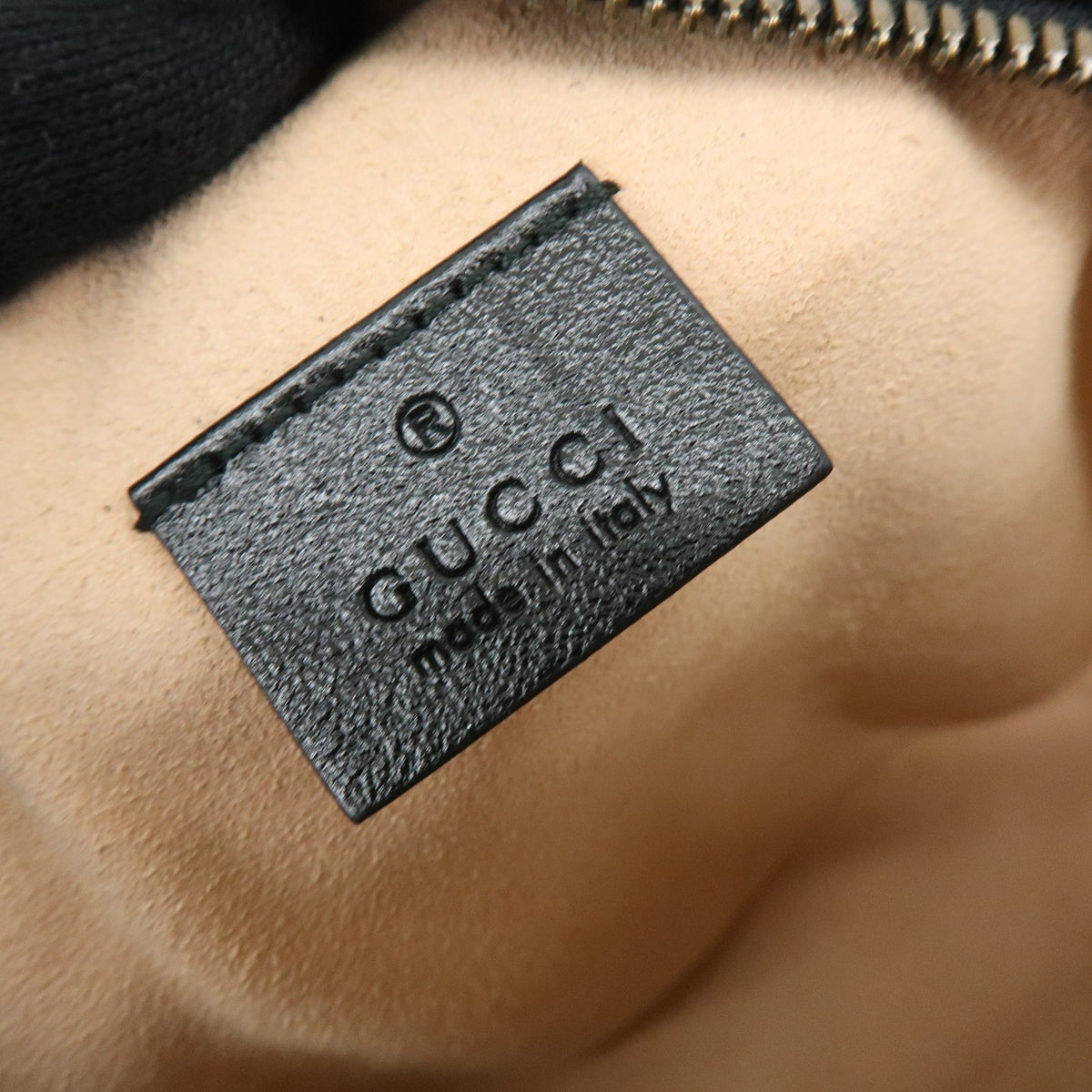 Gucci Gg Marmont Round Matelasse Leather Black Leather Shoulder Bag Bag (Pre-Owned)