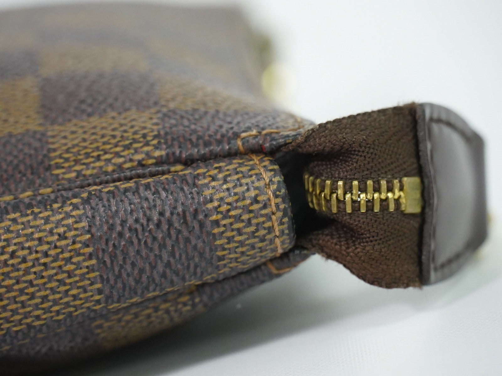 Louis Vuitton Pochette Accessoires Damier Brown Canvas Clutche & Pouche Bag (Pre-Owned)