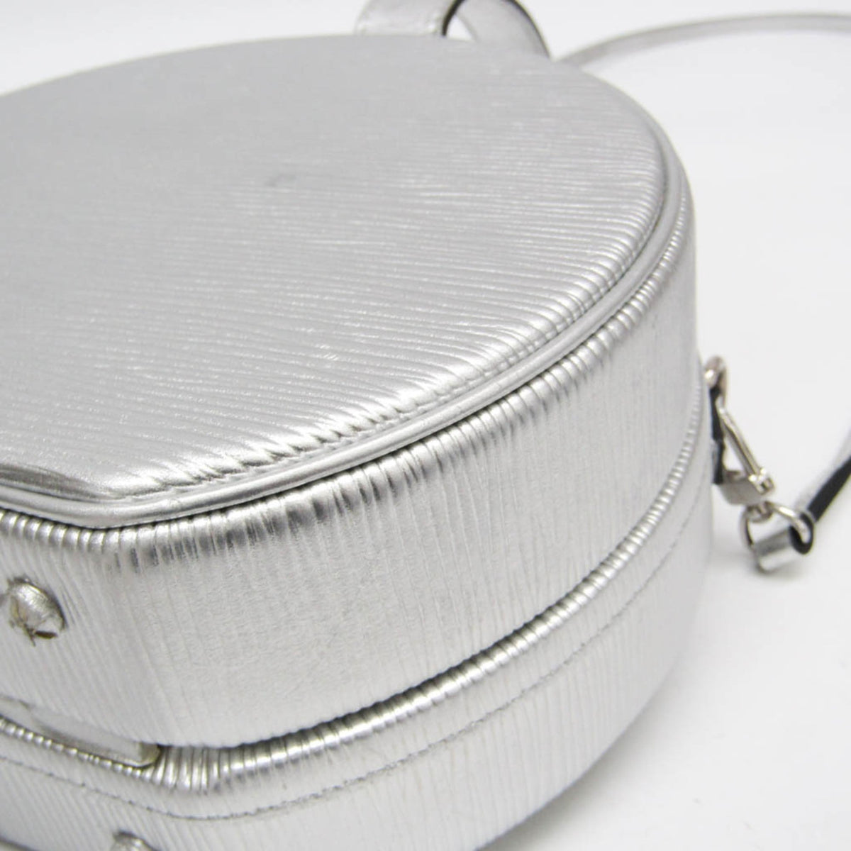 Louis Vuitton Petite Boite Chapeau Epi Leather Silver Leather Handbag (Pre-Owned)