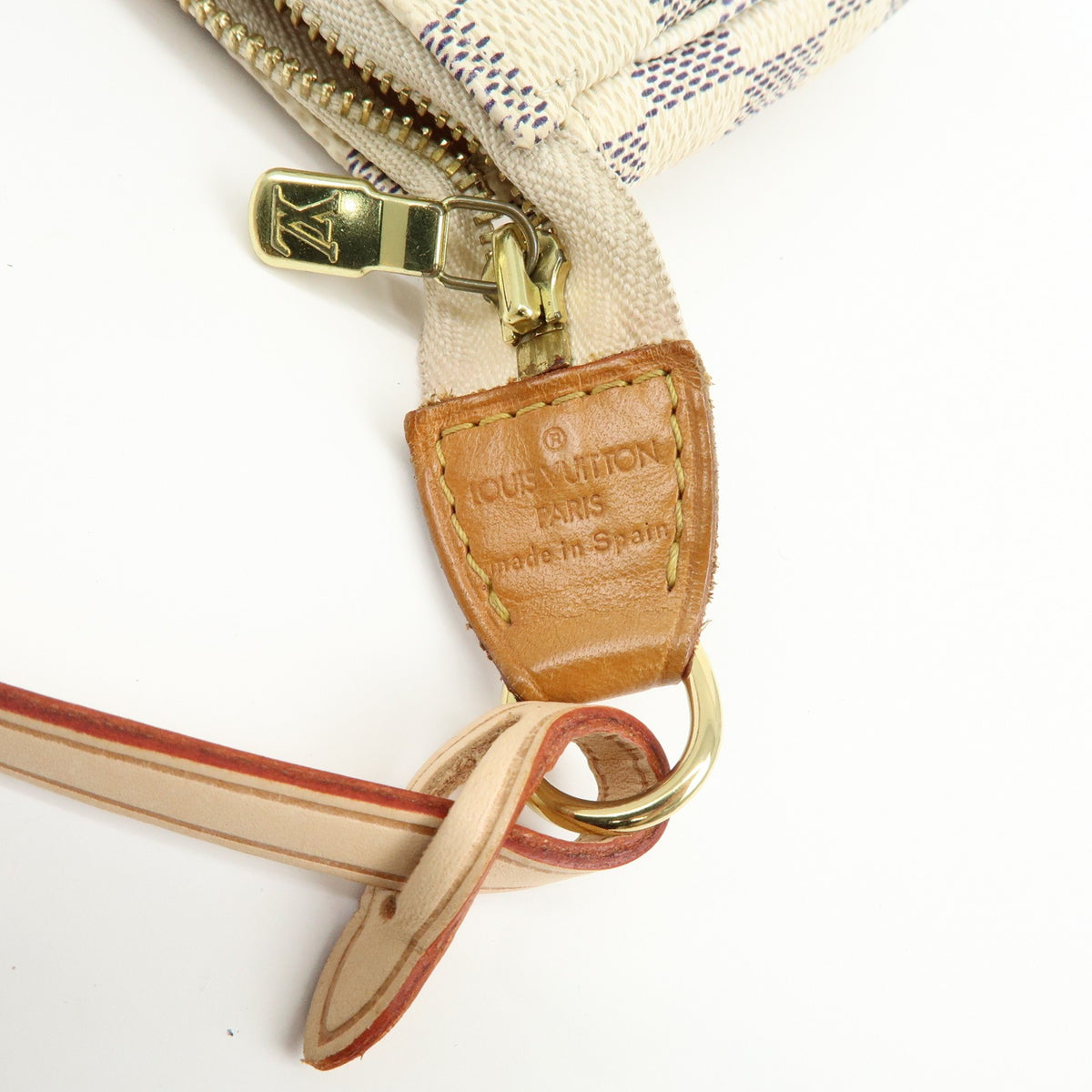 Louis Vuitton Pochette Accessoires Damier White Canvas Clutche & Pouche Bag (Pre-Owned)