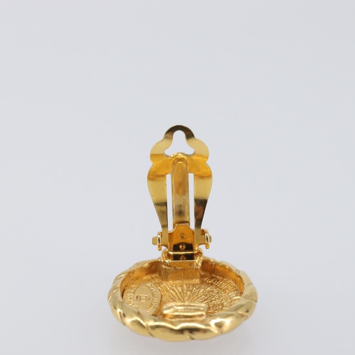 Chanel Vintage Cc Round Clip-On Metal Gold Metal Earrings Jewelry (Pre-Owned)