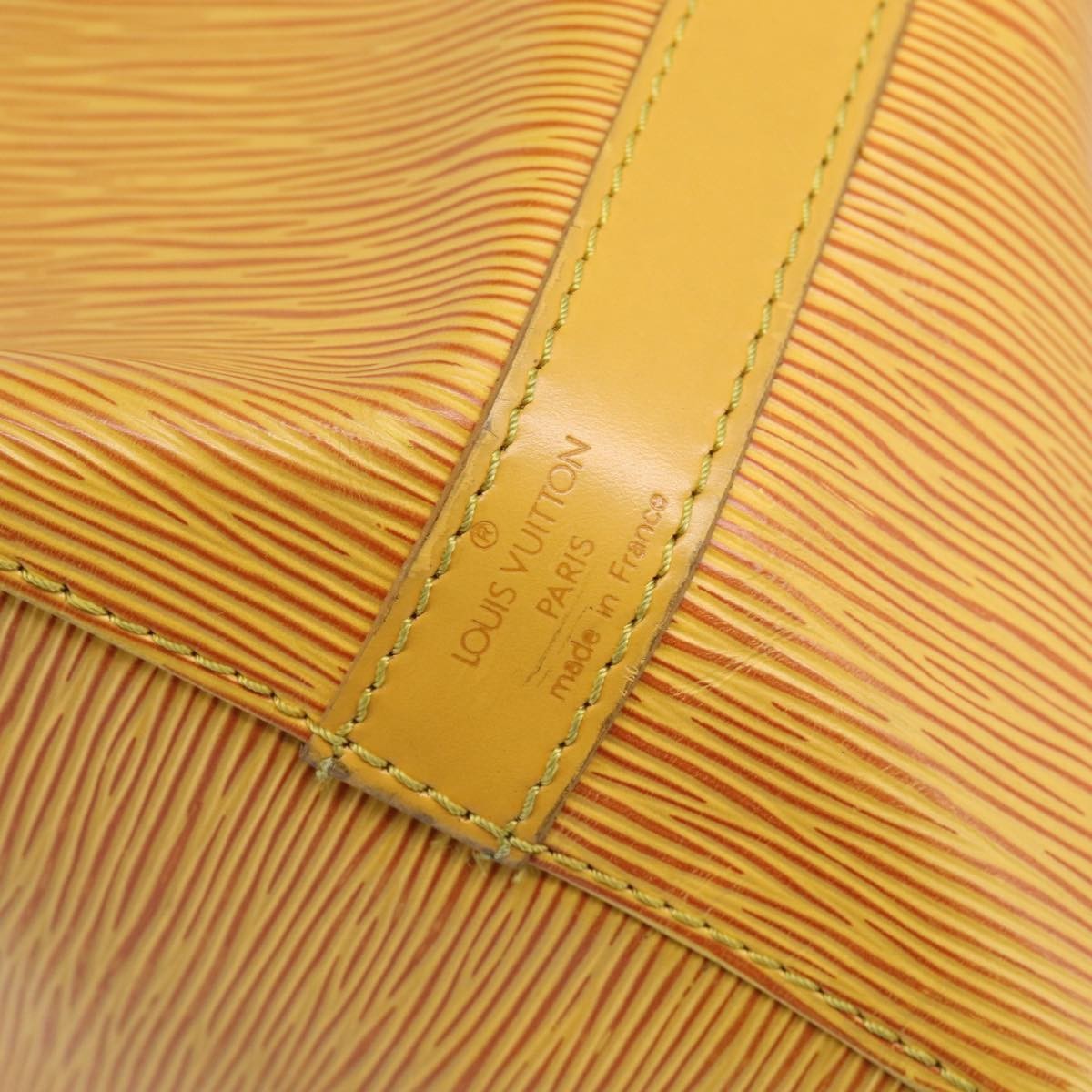 Louis Vuitton Petit Noe Epi Leather Yellow Leather Handbag (Pre-Owned)