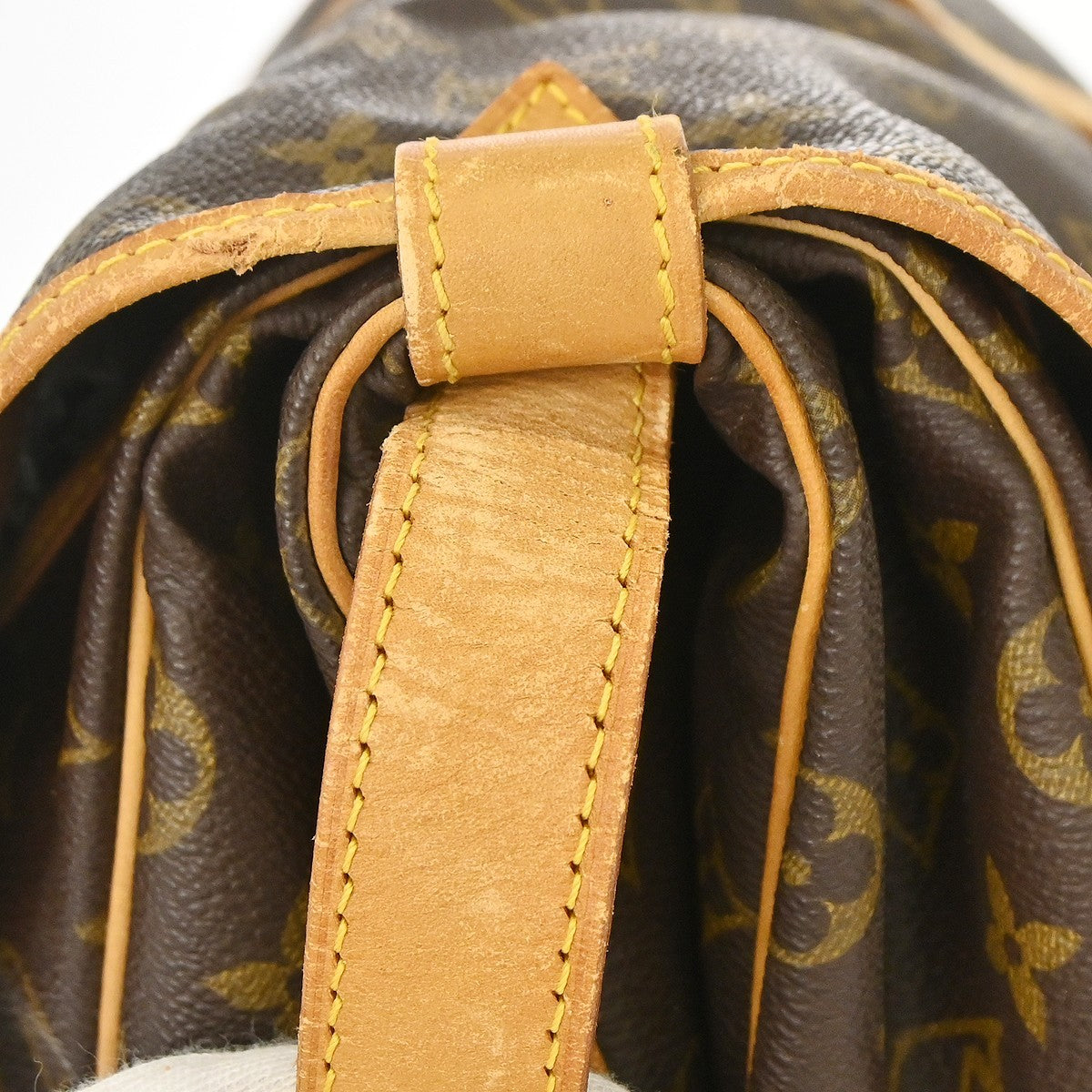 Louis Vuitton Saumur Monogram Canvas Brown Canvas Shoulder Bag Bag (Pre-Owned)
