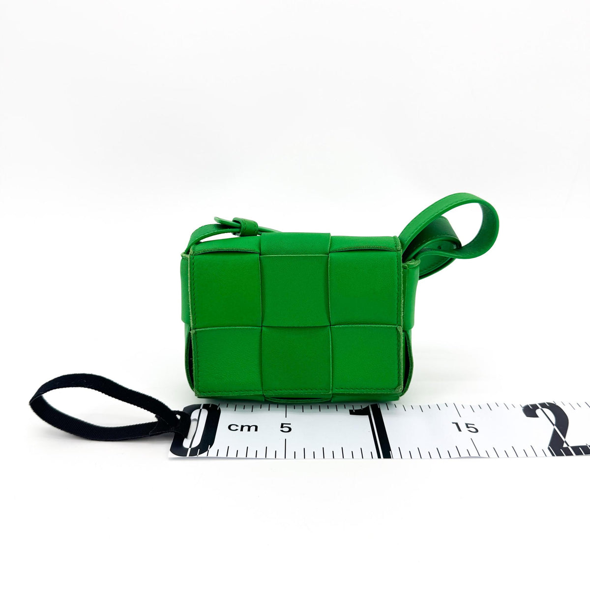 Bottega Veneta Cassette Maxi Intrecciato Leather Green Leather Crossbody Bag Bag (Pre-Owned)
