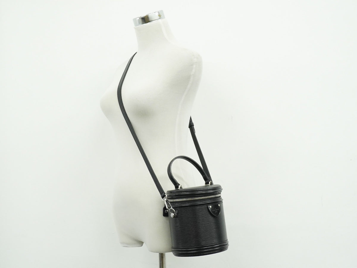 Louis Vuitton Cannes Epi Black Leather Handbag (Pre-Owned)